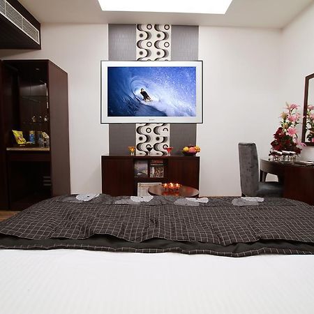 Hotel Prem Plaza Karnāl Екстериор снимка