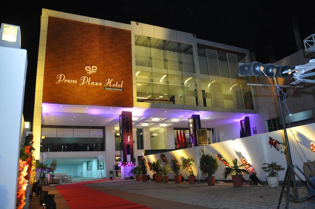 Hotel Prem Plaza Karnāl Екстериор снимка