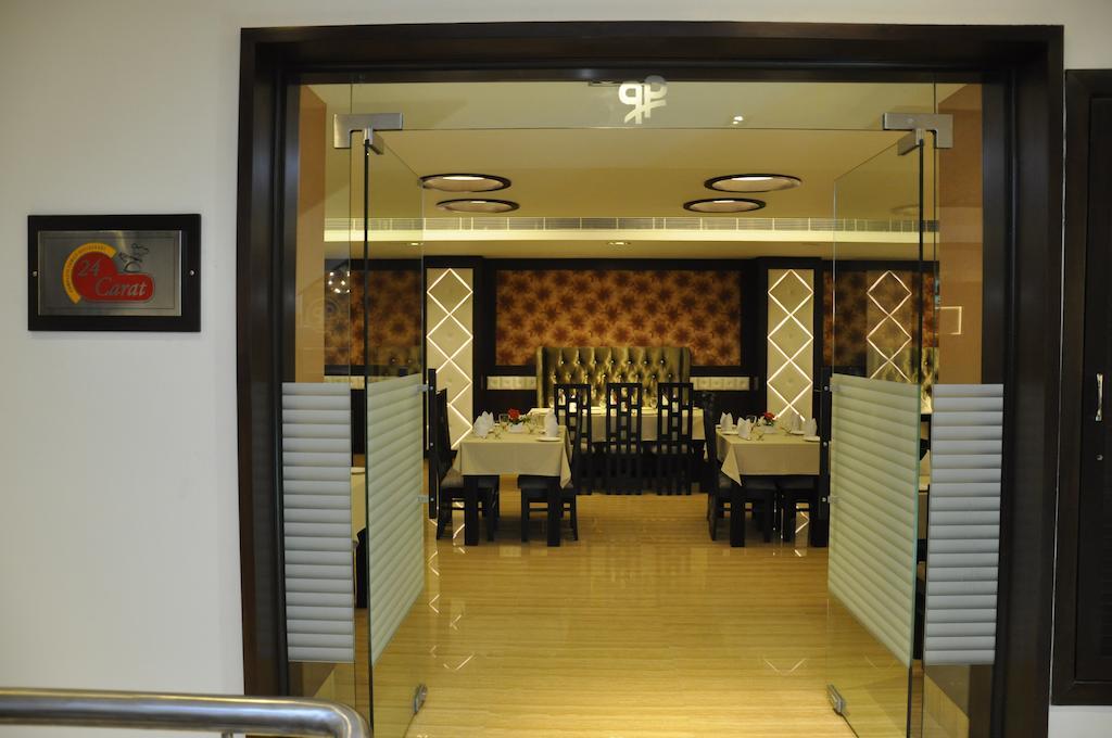 Hotel Prem Plaza Karnāl Екстериор снимка