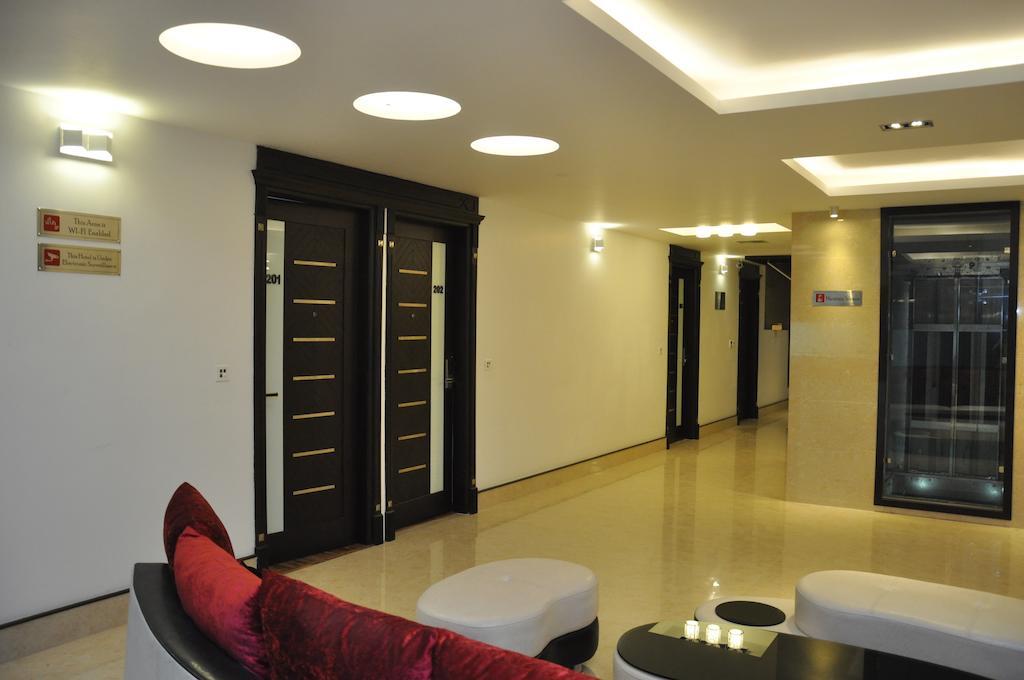 Hotel Prem Plaza Karnāl Екстериор снимка