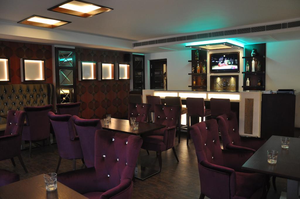 Hotel Prem Plaza Karnāl Екстериор снимка
